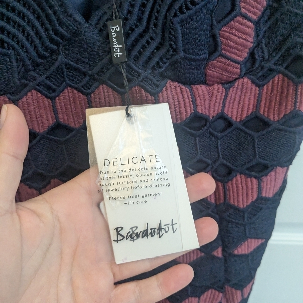 NWT Bardot Diamond Lace Dress - Picture 5 of 6